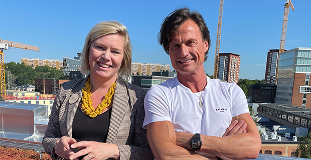 Johanna Hellstrom och Petter Stordalen vid Clarion Collection Hotel Tapetfabriken.