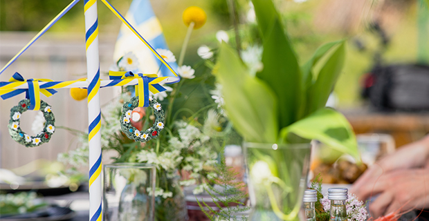 Countryside Hotels har gjort en undersökning om vilken kändis de flesta vill fira midsommar med.