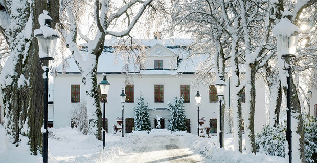 Härringe slott i Haninge kommun har bytt ägare.