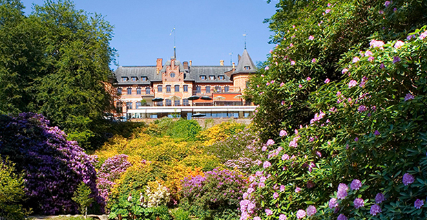 Sofiero öppnar igen efter renoveringen. Restaurangköket ligger nu i en tillbyggnad och slottscaféets veranda har byggts ut.