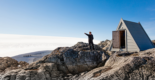 Många vill vistas mer i naturen och andas frisk luft. Kanske vandra upp för ett berg.