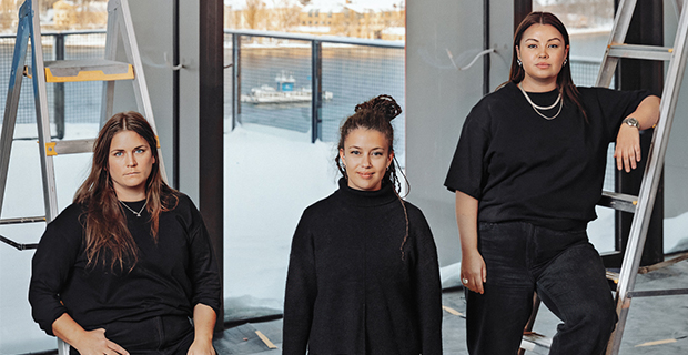 Matilda Jackson (i mitten) tillsammans med köksmästare Louise Phalén och Doris Charapkina som blir chefssommelier och driftchef på Café Klotet.