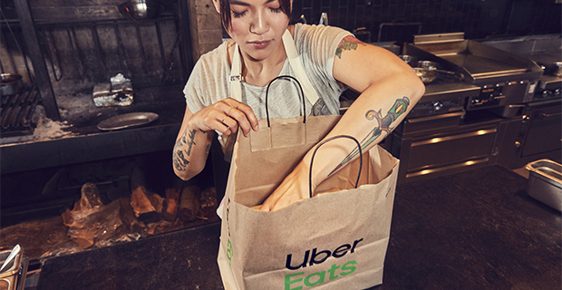 Indisk mat toppade listan över matbeställningar via Uber Eats på Alla hjälrtans dag förra året.