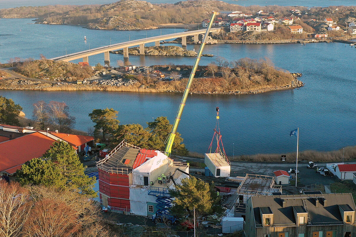 Designen hos Kusthotellet Styrsö kombinerar den tidlösa charmen hos traditionella badhotell med lokal förankring och modern stil. 