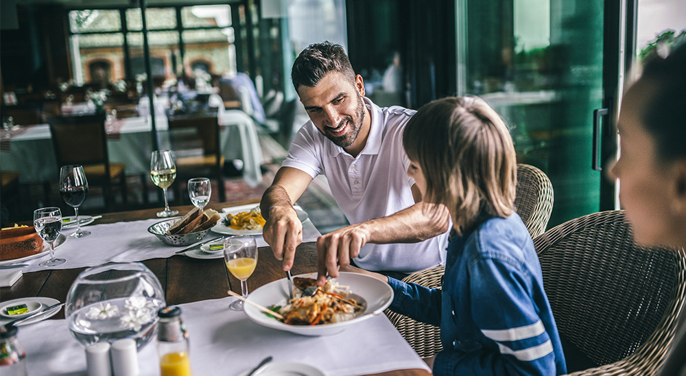 Hotellrestaurangens renässans och all inclusive-eran har identifierats som årets två ledande resetrender.