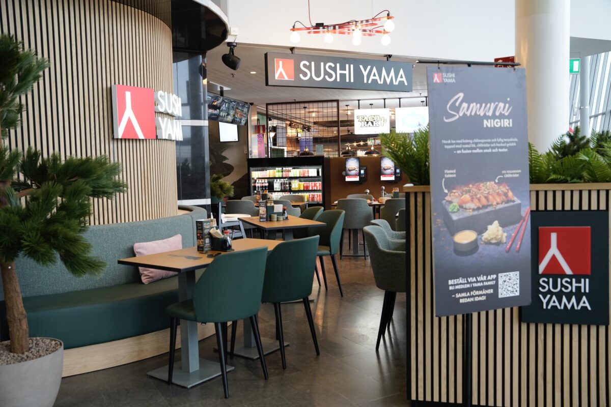 Den nya restaurangen på Arlanda erbjuder Sushi Yamas breda meny, med både klassiska favoriter och nyheter.