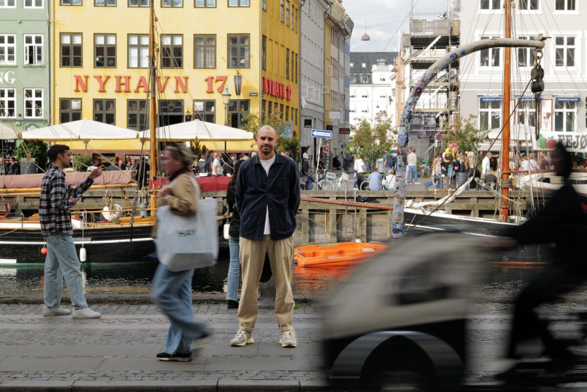 – Det är viktigt att matcha lokalen och känsla, säger Leo Lahti. Foto: Goran Aziz