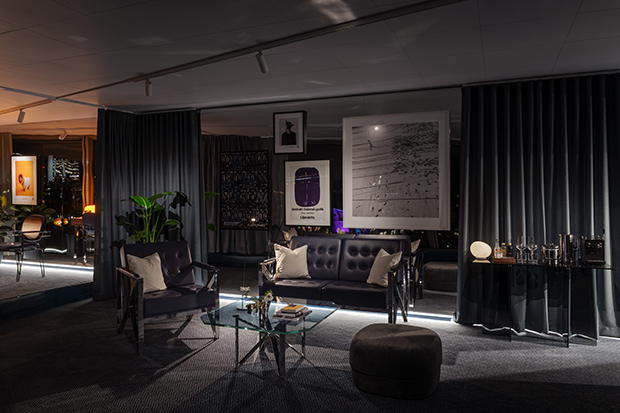 Mattorna och möblerna är framtagna för sviterna medan en del av konsten har flyttats till sviterna från andra delar av hotellet.