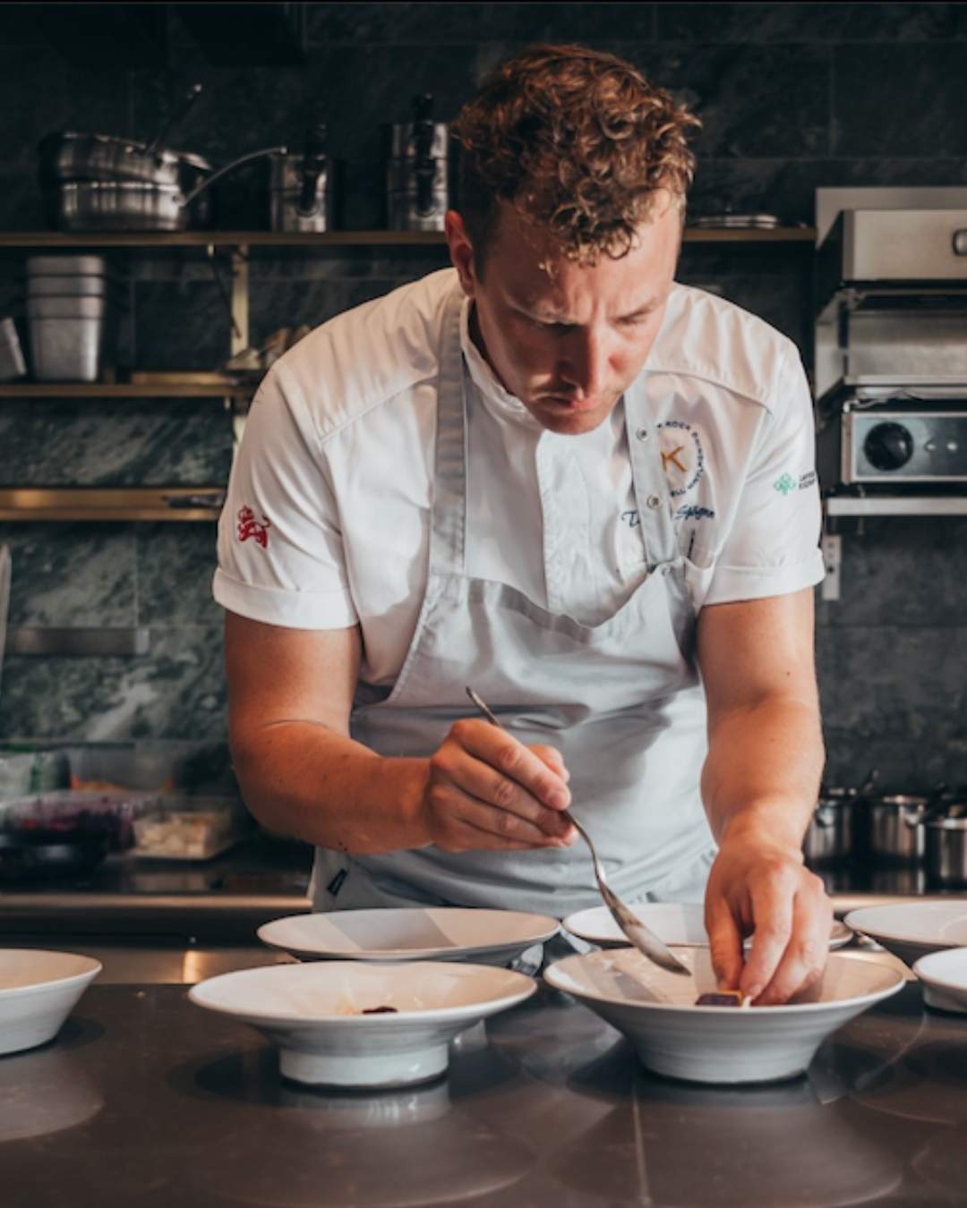 Thomas Sjögren, kock, delägare och ansvarig för Hällsnäs gastronomiska utveckling.