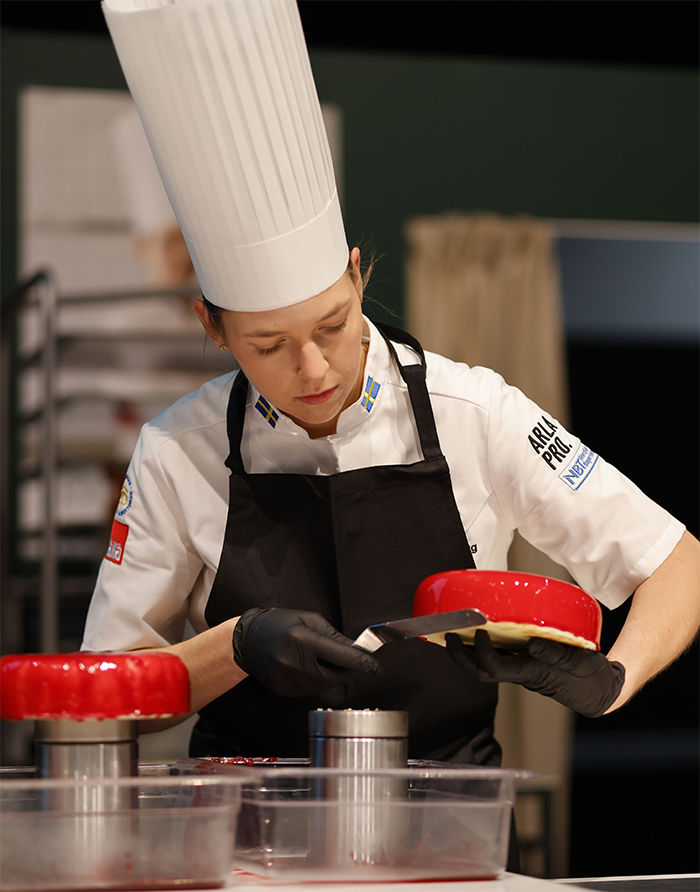 Kristin Hamberg tycker om att arbeta fysiskt.
– Jag skulle verkligen inte kunna jobba på kontor eller vid en dator, säger hon.
Foto: Per-Erik Berglund
