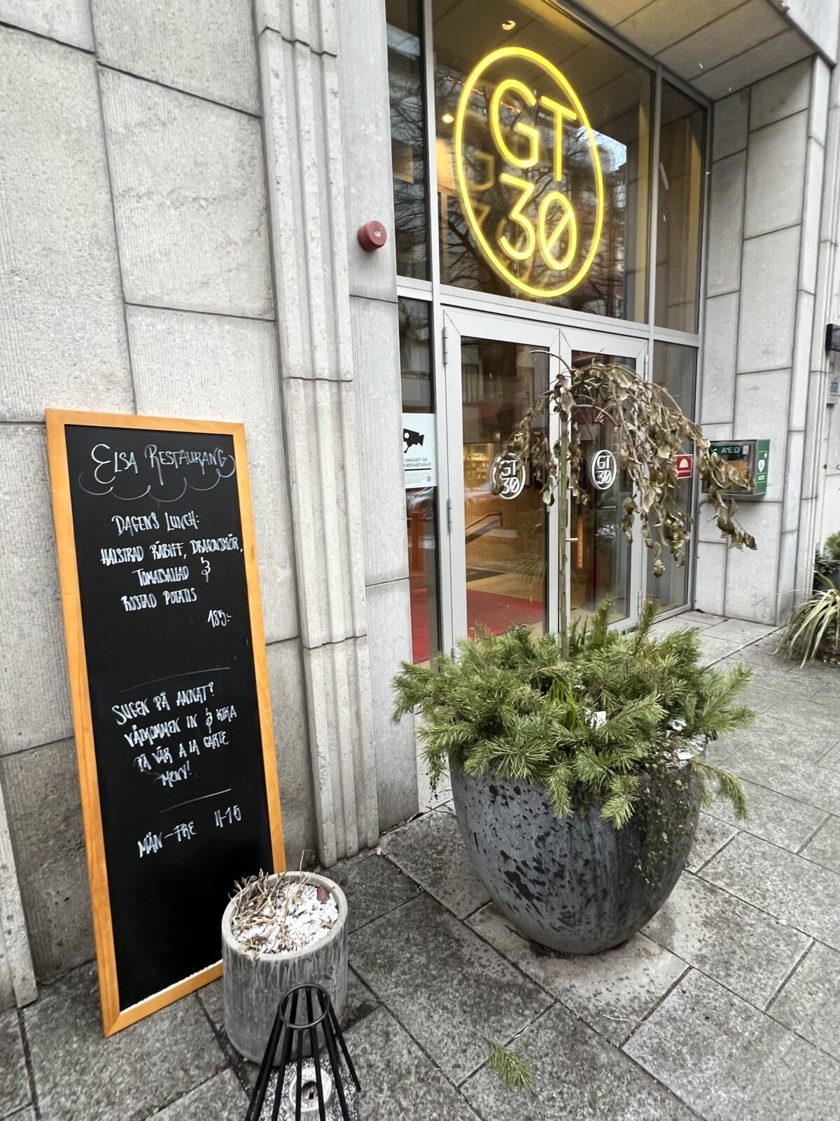 Restaurang Elsa öppnade den 26 januari på Grev Turegatan 30, och delar adress med den internationellt hyllade cocktailbaren A Bar Called Gemma.