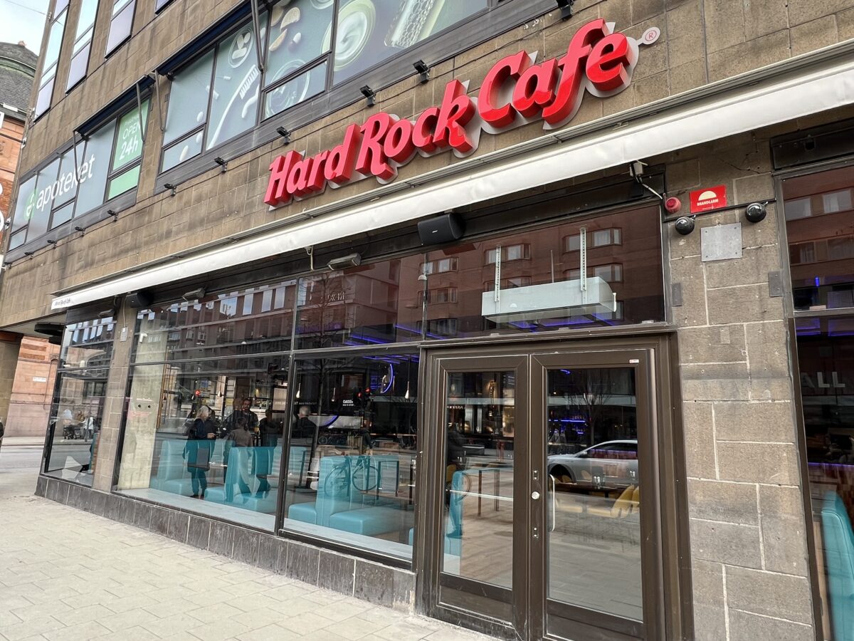 Hard Rock Café har flyttat till Vasagatan 26 i Stockholm.