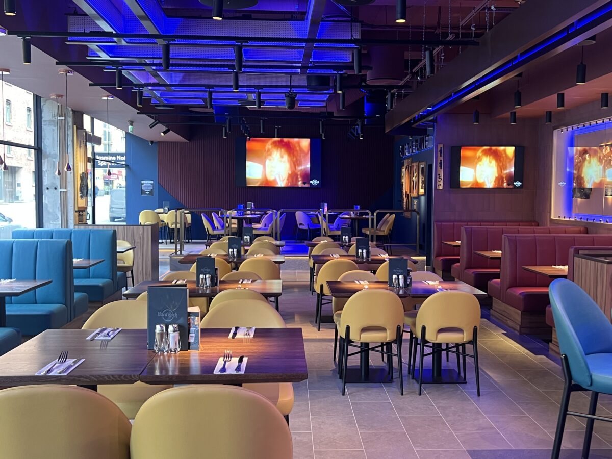 Nya Hard Rock Café har cirka 200 sittplatser.