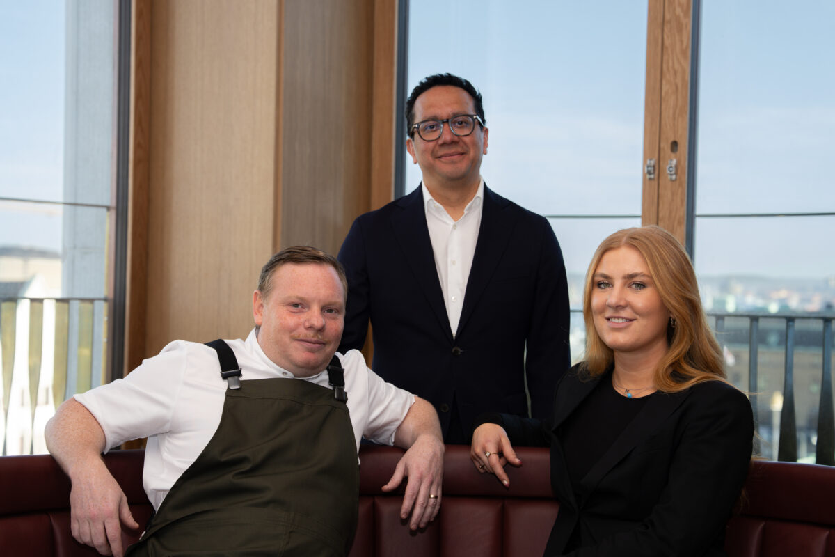 Alexander Stärnerz, Joey Thelin, Nora Juraskovic på restaurang Johanna i Göteborg.