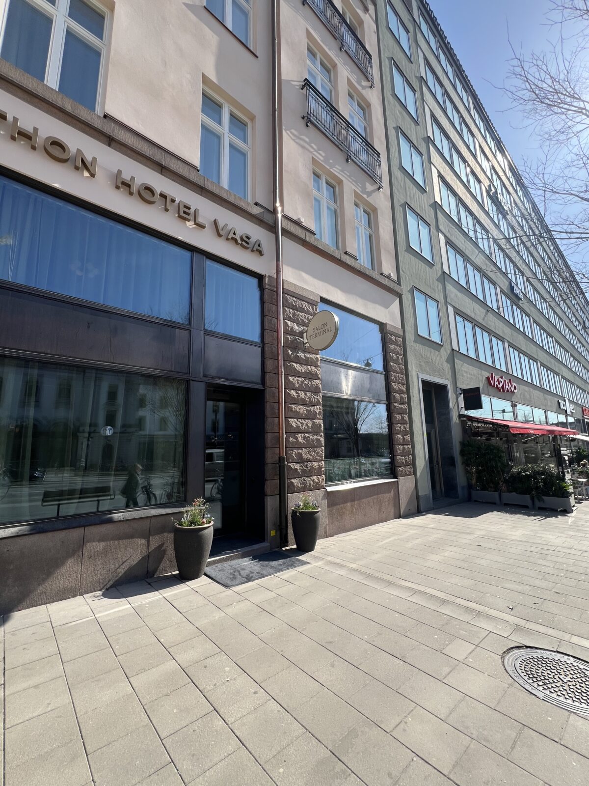 Salon Terminal öppnade idag på Vasagatan 20, mitt emot Stockholms centralstation.