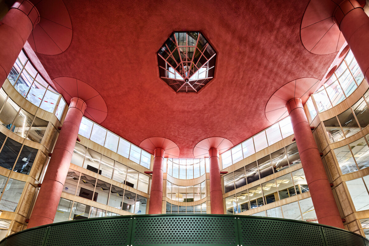 Här ryms allt från kurerade saluhallsupplevelser och restaurangdestinationer till ett viktigt vardagsnära serviceutbud", säger Mattias Roussakoff, Leasing Manager Food & Beverage på Atrium Ljungberg.