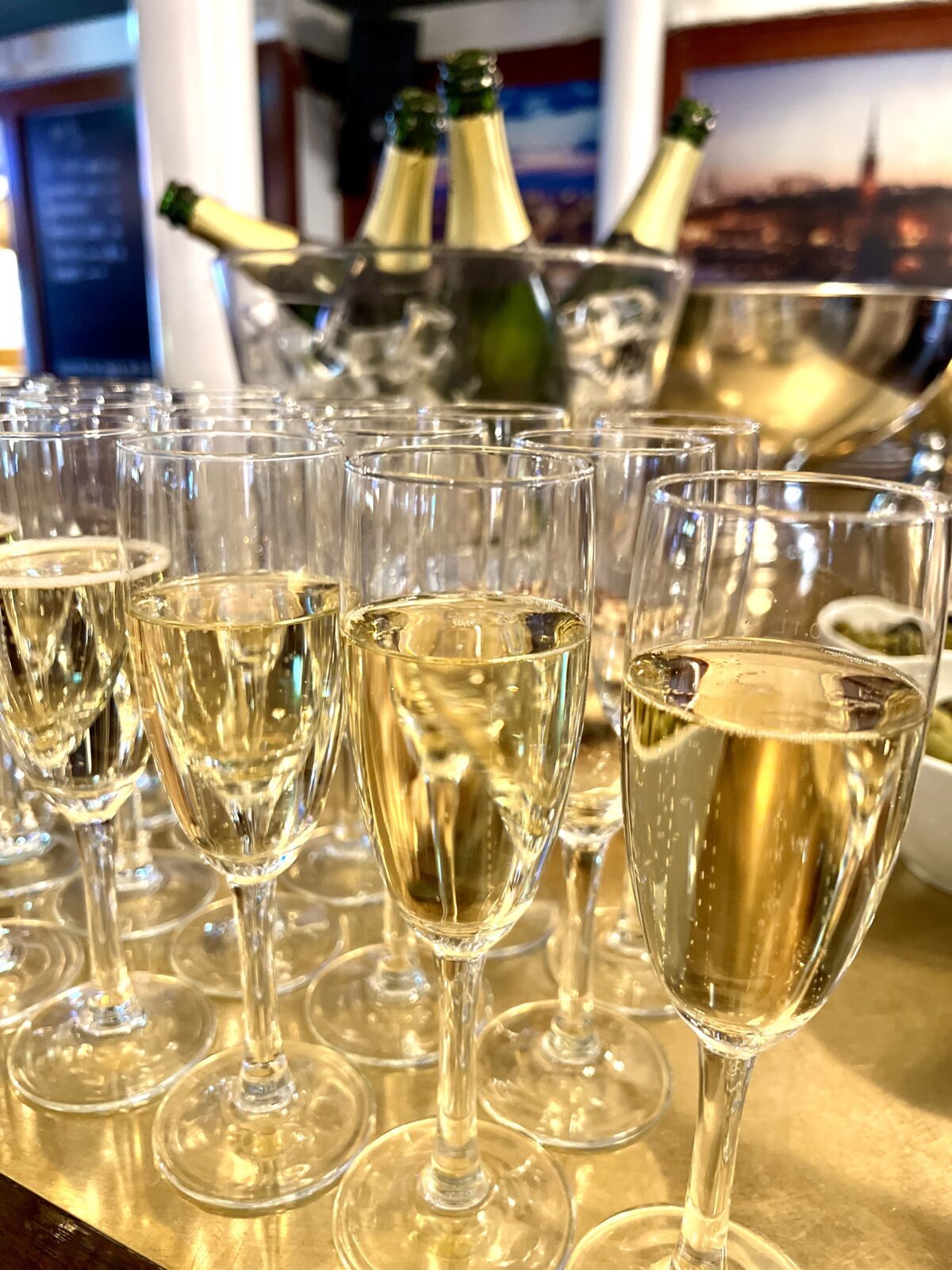 Den internationella "champagnedagen" Den internationella champagnedagen infaller alltid den fjärde fredagen i oktober.